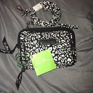 Vera Bradley on the square wristlet camocat